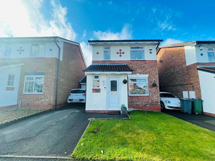 3 Bedroom Link Detached House For Sale In Haywoods Farm, West Bromwich, B71