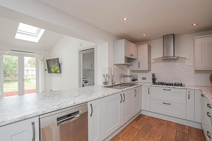 4 Bedroom Detached House To Rent In Swan Close, Grove, Wantage, OX12