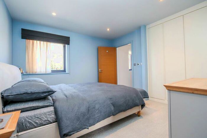2 Bedroom Flat To Rent In Albert Road, Clevedon, BS21