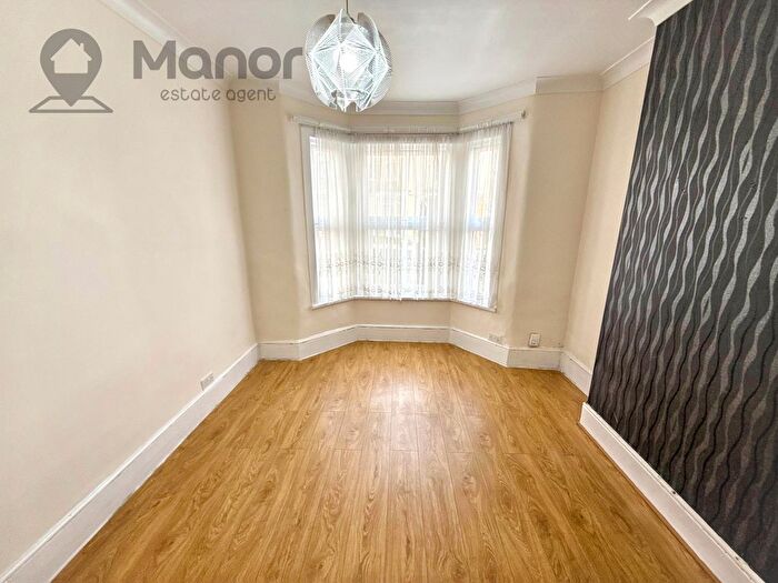 3 Bedroom Terraced House To Rent In Cranborne Road, Barking, IG11