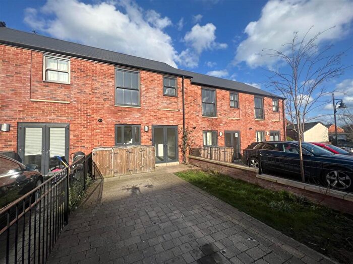 3 Bedroom House To Rent In Banbury Street, Stockport, SK1