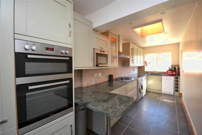 3 Bedroom Semi-detached House To Rent In Hampden Way, Southgate, London, N14