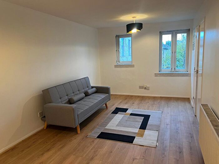 1 Bedroom Flat To Rent In Holloway Road, London, N19