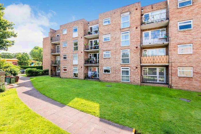 1 Bedroom Flat To Rent In Cypress Court, Cheam Road, Sutton, SM1