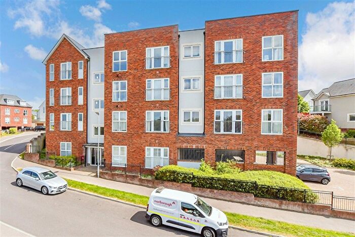 2 Bedroom Flat For Sale In The Avenue, Tunbridge Wells, Kent, TN2