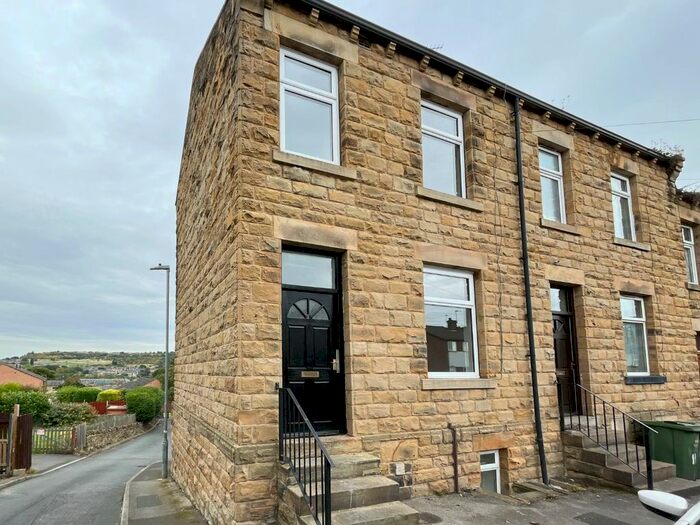 2 Bedroom Terraced House To Rent In West View, Batley, WF17