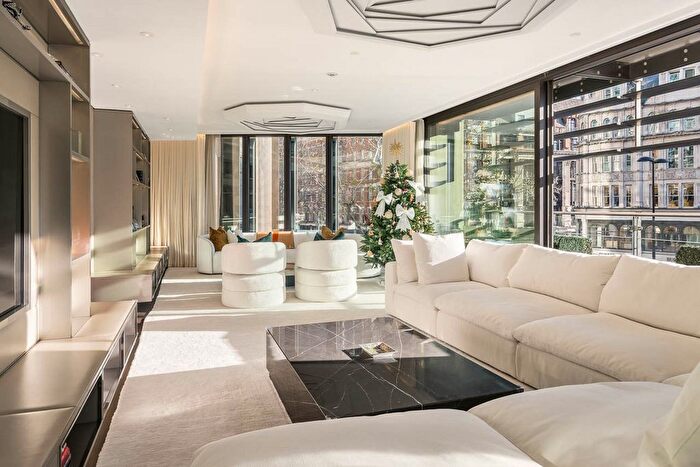 3 Bedroom Flat For Sale In Knightsbridge, London, SW1X