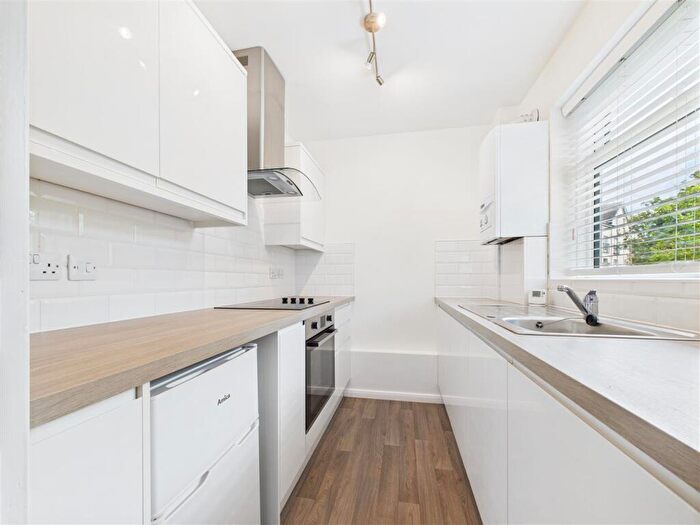 1 Bedroom Flat To Rent In Hazelwood Close, Hitchin, SG5