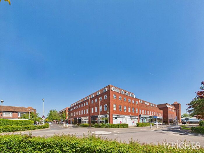 2 Bedroom Flat For Sale In Fretherne Road, Welwyn Garden City, AL8