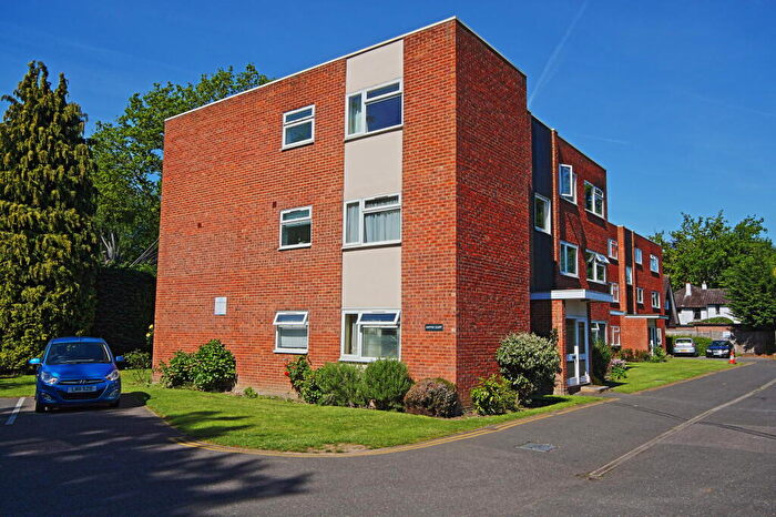 1 Bedroom Flat For Sale In Alwyne Court, Woking, GU21