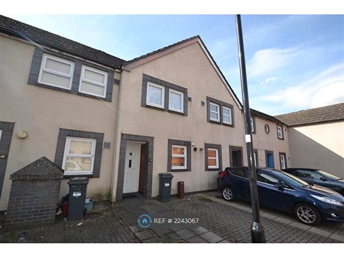 2 Bedroom Terraced House To Rent In Bowden Close, Bedfont, Feltham, TW14