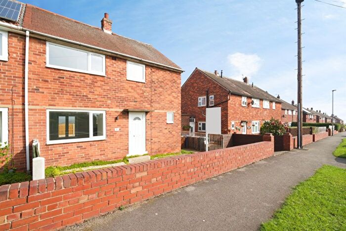 3 Bedroom Semi-Detached House For Sale In Windsor Avenue, Darton, Barnsley, S75