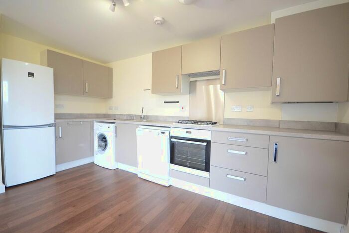 2 Bedroom Flat To Rent In St. Catherine Road, Basingstoke RG24