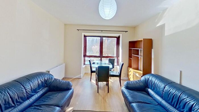 2 Bedroom Flat To Rent In Sienna Gardens, Edinburgh, EH9