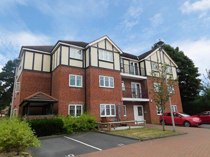 2 Bedroom Flat To Rent In Appleton Gardens, Mapperley, Nottingham, NG3