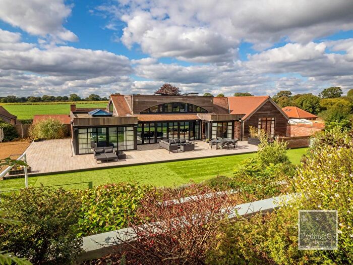 5 Bedroom Property For Sale In Hall Lane, Crostwick, NR12