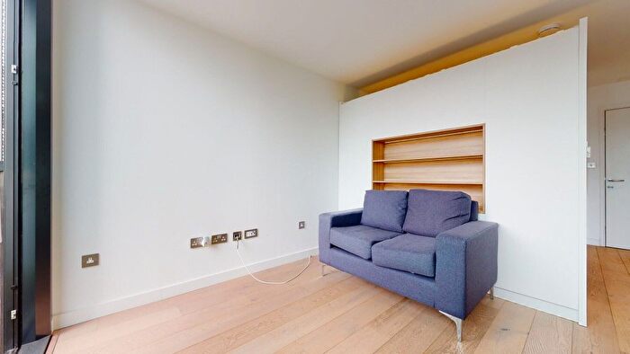 Studio To Rent In Highgate Hill, London, N19