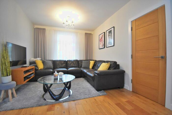 2 Bedroom Terraced House To Rent In Ballamore Road Bromley, BR1