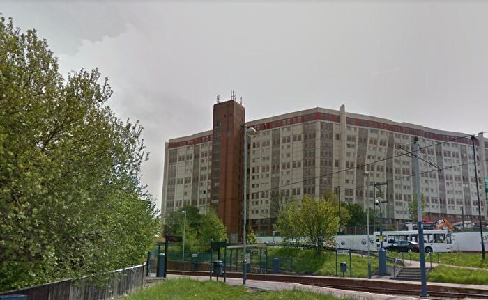 2 Bedroom Maisonette To Rent In Marsh Walk, Sheffield, S2