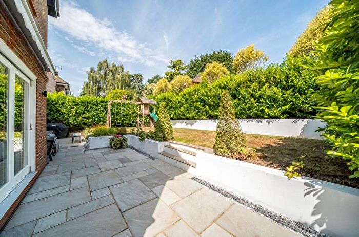 5 Bedroom Detached House To Rent In Woking, Surrey, GU22