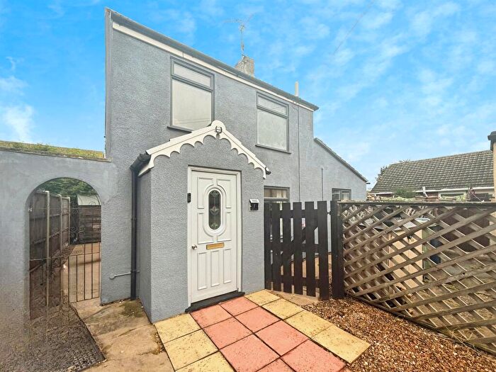 2 Bedroom Detached House For Sale In Mayfield Road, Eastrea, Peterborough, PE7