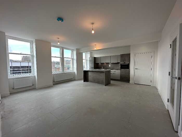 2 Bedroom Flat To Rent In Temperance House, Lint Riggs, Falkirk, FK1