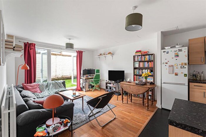 1 Bedroom Flat For Sale In Thomas Jacomb Place, Walthamstow, London, E17