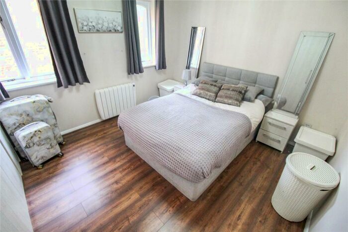 1 Bedroom Apartment To Rent In Vignoles Road, Romford, RM7