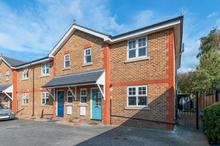 3 Bedroom Semi-Detached House To Rent In Trojan Mews, Hartfield Road, London, SW19