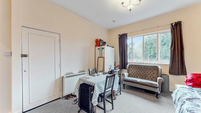 1 Bedroom Studio To Rent In Jasmine Grove, Anerley, SE20