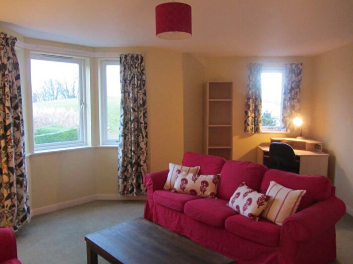 3 Bedroom Flat To Rent In Erroll Street, First Floor, AB24
