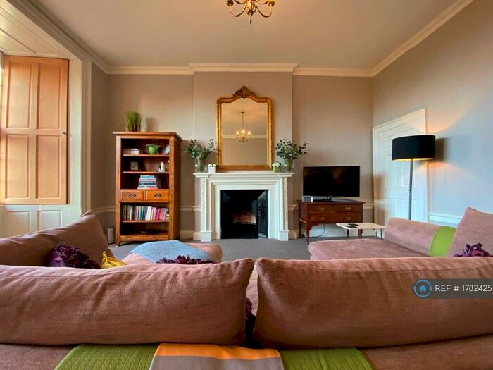 2 Bedroom Flat To Rent In New Town, Edinburgh, EH2