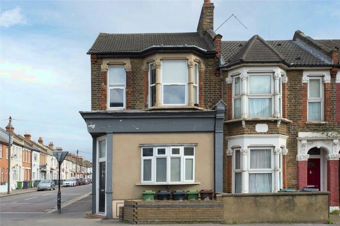 2 Bedroom Flat To Rent In Blackhorse Lane, Walthamstow, London, E17