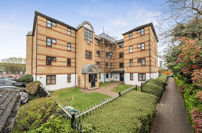 1 Bedroom Apartment For Sale In Windsock Close, London, SE16