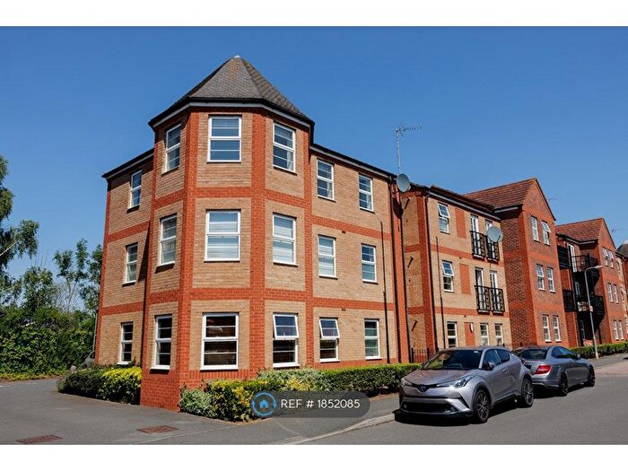 2 Bedroom Flat To Rent In Newport Pagnell Road, Northampton, NN4