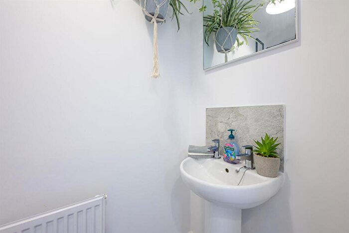 4 Bedroom Town House For Sale In The Breeze, Brierley Hill, DY5