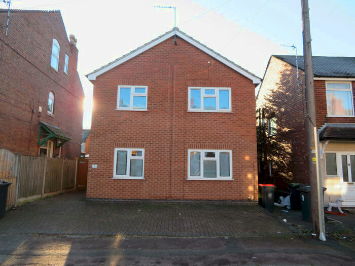 6 Bedroom Property To Rent In Thyra Grove, Beeston, Nottingham, NG9