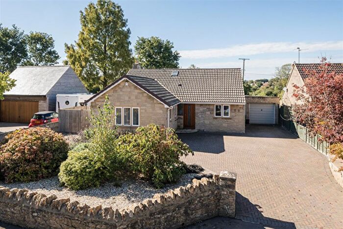 4 Bedroom Detached Bungalow For Sale In South Street, South Petherton, TA13