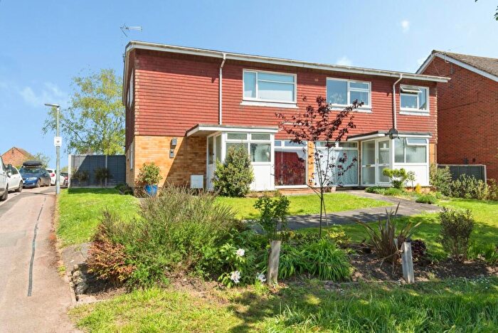 2 Bedroom Maisonette For Sale In Valley Road South, Codicote, Hitchin, Hertfordshire, SG4