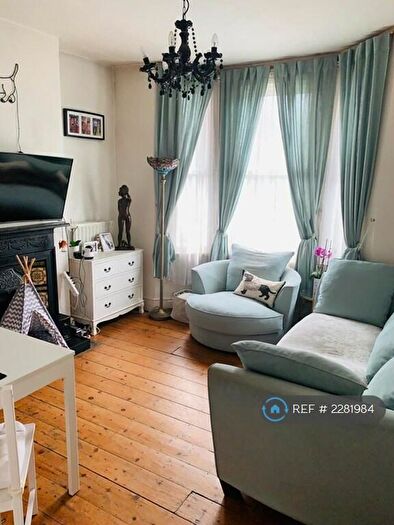 1 Bedroom Flat To Rent In Godstone Road, Whyteleafe, CR3