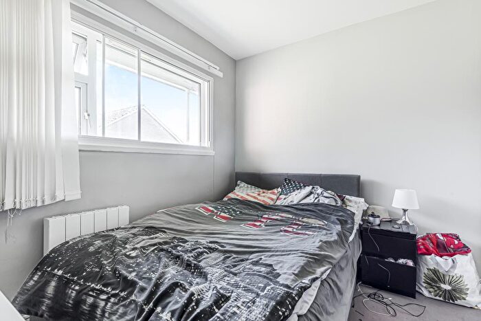 1 Bedroom Maisonette To Rent In Dene Gardens, Stanmore, HA7