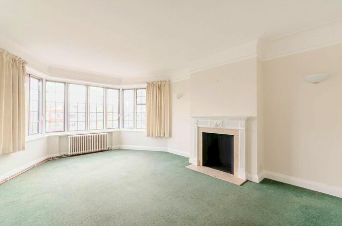 2 Bedroom Flat To Rent In Manor Fields, Putney, London, SW15