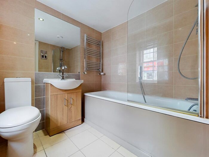 1 Bedroom Bungalow To Rent In Cross St, Town Centre, Basingstoke, RG21