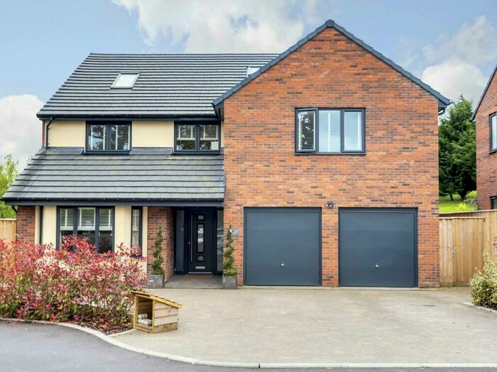 5 Bedroom Detached House For Sale In Springbourne Drive, Cullompton, EX15