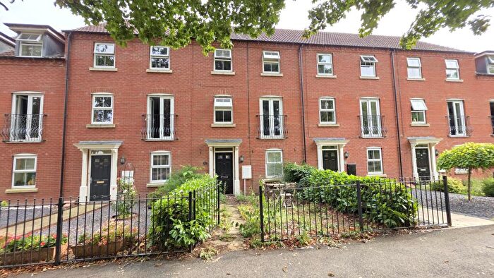 4 Bedroom Town House For Sale In Montrose Grove, Greylees, NG34