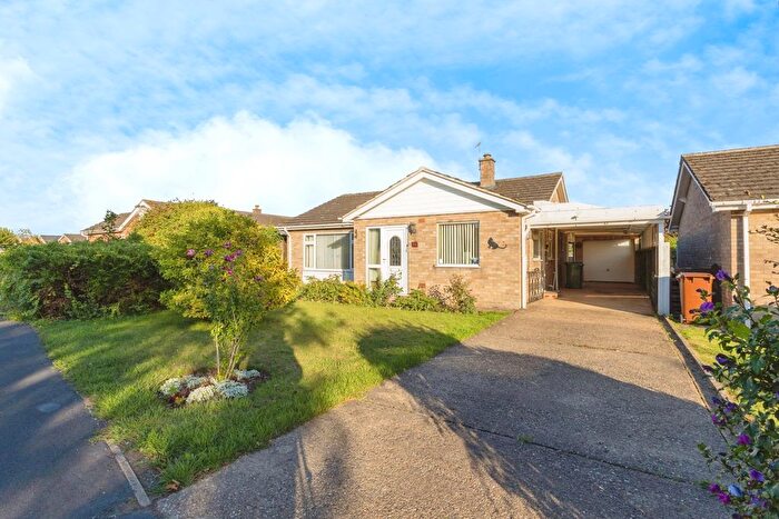 3 Bedroom Bungalow For Sale In Cedar Drive, Attleborough, Norfolk, NR17