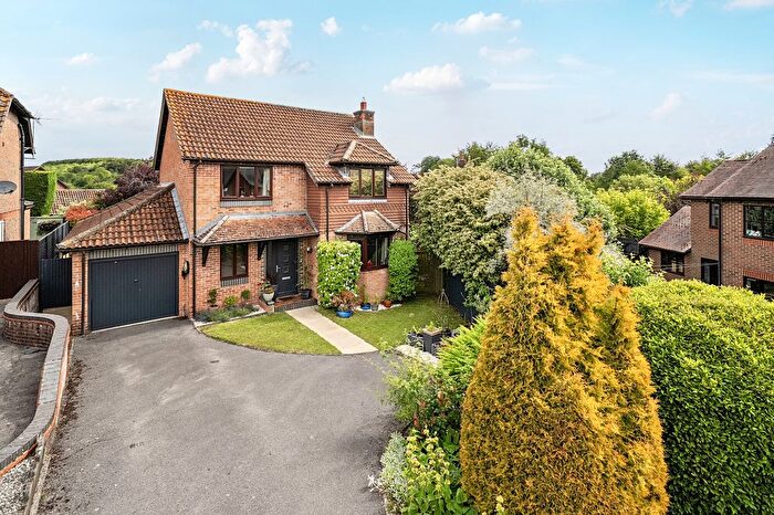 4 Bedroom Detached House For Sale In College Fields, Marlborough, SN8