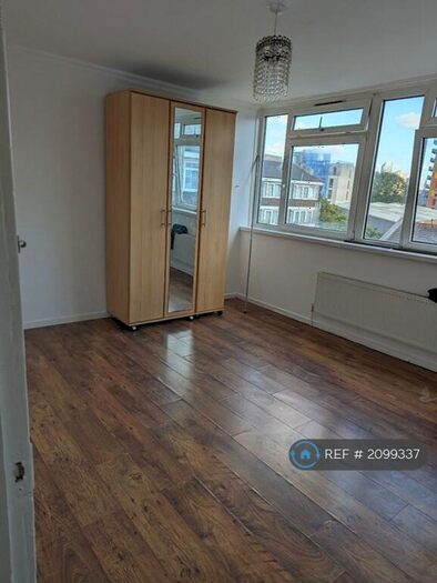 2 Bedroom Maisonette To Rent In London, London, E14