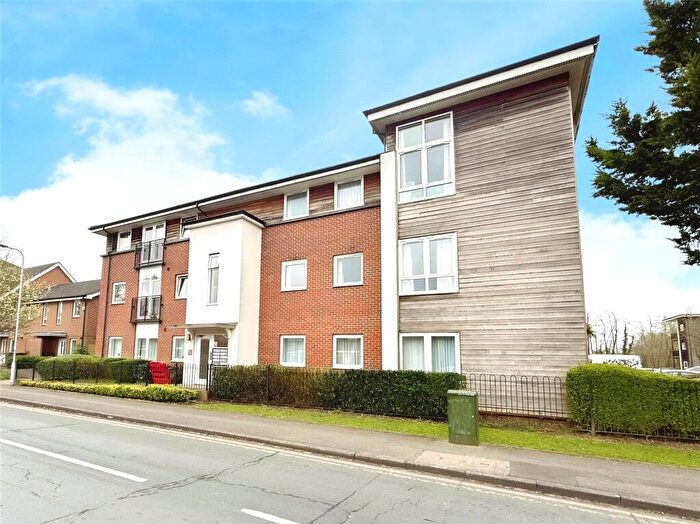 2 Bedroom Flat To Rent In Amersham Road, Caversham, Reading, Berkshire, RG4