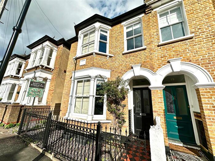 3 Bedroom Semi-Detached House To Rent In Seaview Road, Leigh On Sea, Essex, SS9